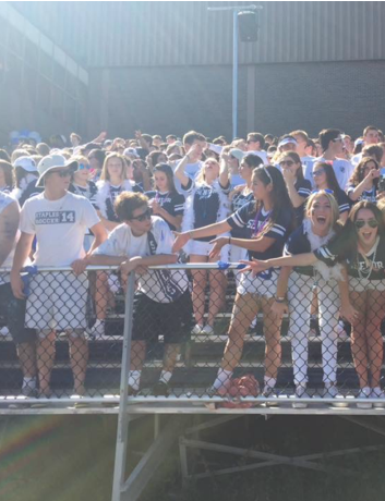Students show their Wrecker-Pride at homecoming while Staples shut-out Westhill, 34-0