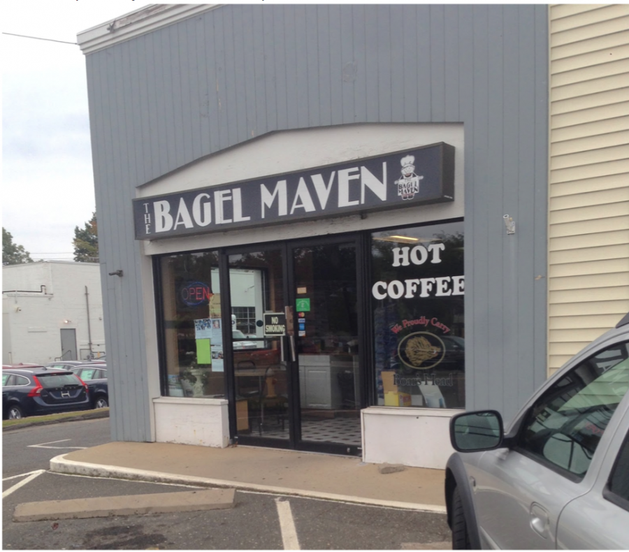 Bagel+Maven+will+close+their+location+on+the+Post+Road+today+after+24+years+of+business.