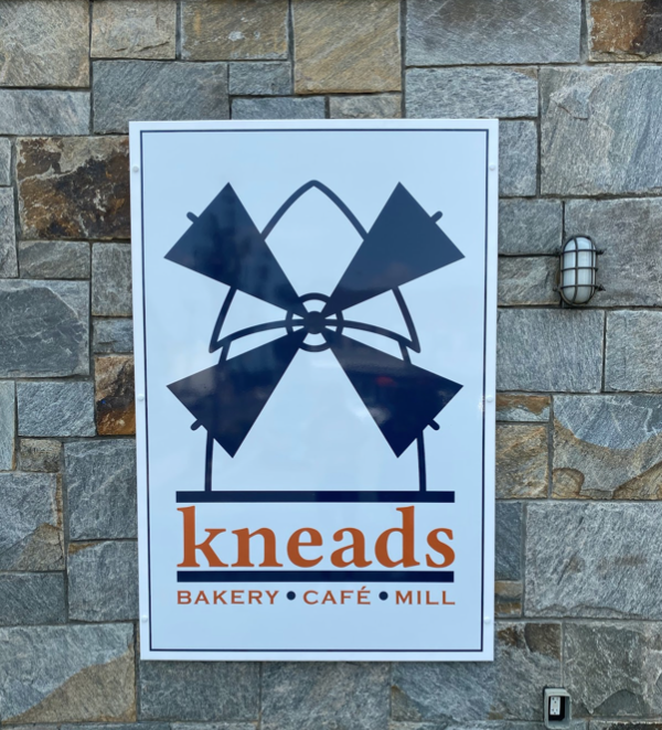 Kneads+bakery%2C+cafe+and+mill+opened+on+Riverside+Avenue+in+Saugatuck+on+September+5.+It+serves+both+breakfast+and+lunch+while+making+100+percent+whole+wheat+organic+flour+milled+in+the+store.+