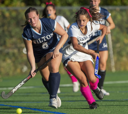Julia Diconza ’21 goes to the goal in the game against Wilton. Staples won with a score of 7-0, bringing their record to 3-0. 