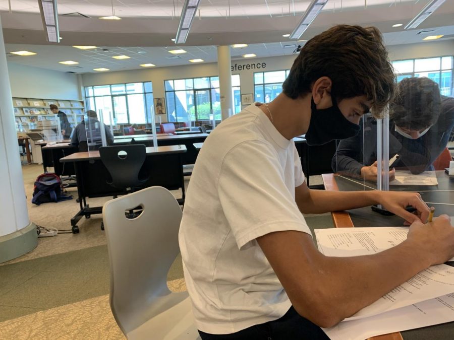 Enzo Valadares ’21 is one of the many students at staples highschool who struggles with focusing while wearing a mask. Not only was the ACT challenging, but he finds school to be more difficult. Sitting through four 80-minute classes a day with few to no mask breaks is tough for him.
