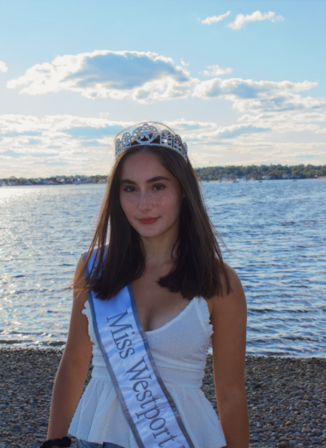 Juliette+Savarino+%E2%80%9922%2C+Miss+Westport+Teen+USA+2020%2C+has+been+preparing+extensively+in+areas+like+communication+and+confidence+in+order+to+compete+in+her+first+major+pageant+early+next+year%2C+Miss+Teen+Connecticut.+