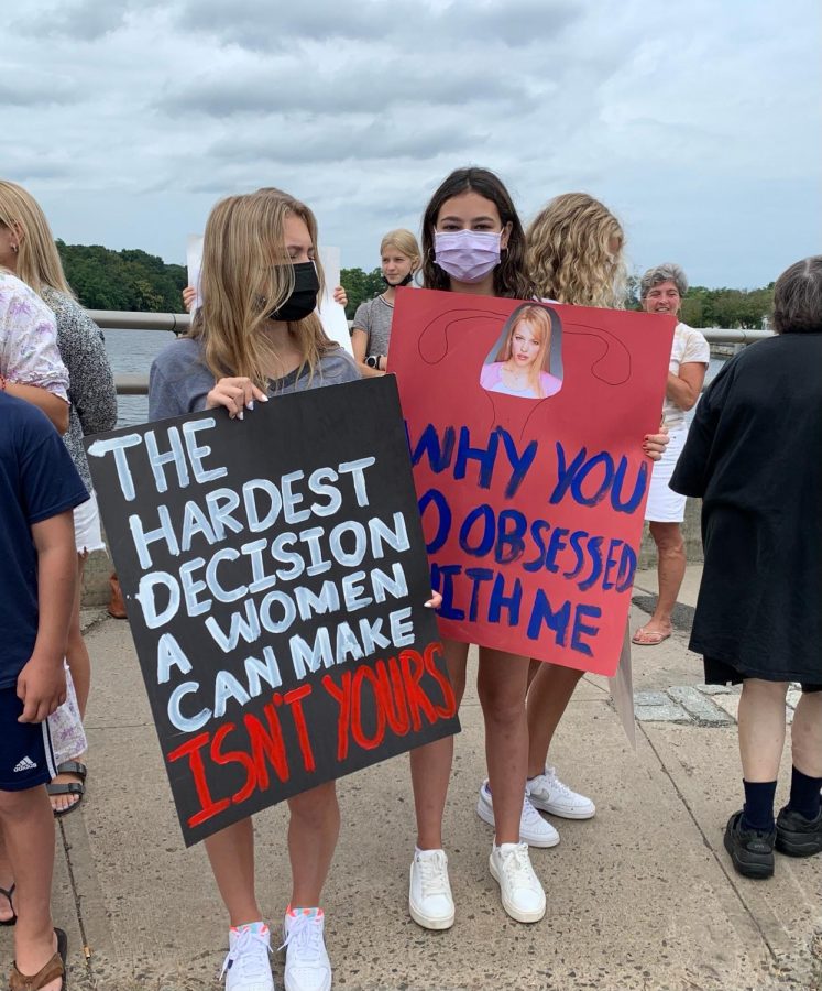 Protesters in Westport gathered downtown on Sept. 5 in opposition to Texas’ restrictive abortion law. The event was organized by community members and leaders, and gained the attention of dozens of Westporters.