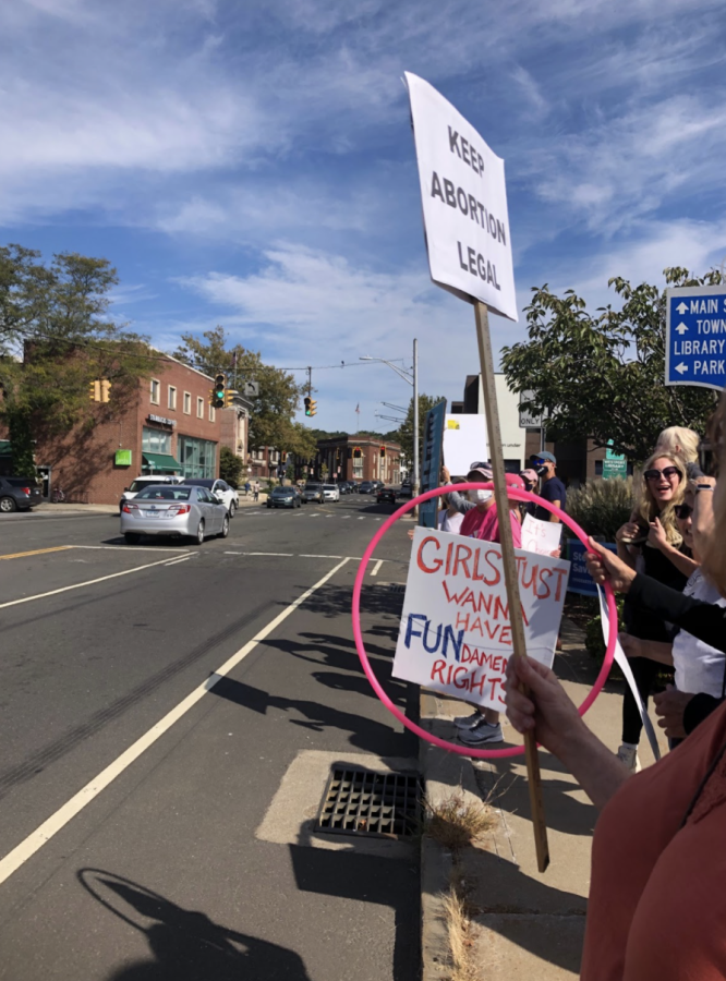 On Oct. 2, 2021, protestors gathered at the Westport bridge over the Saugatuck river to fight back against Texas Senate Bill 8. People came from neighboring Connecticut and New York towns. 