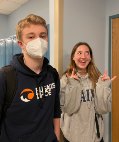 Mask mandate lifted in Staples High School, giving students the choice of wearing a mask. Staples students Peter Loranger ’24 (left) and Flora Williams ’24 (right) are respectful of each other’s choice to wear or not wear a mask.


