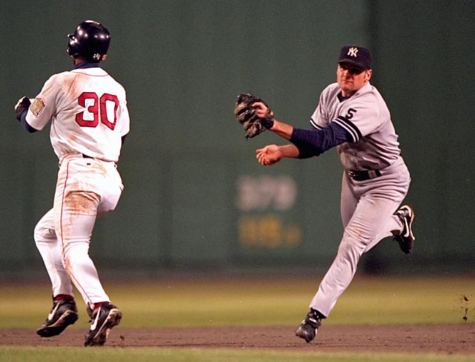 Chuck Knoblauch (right) tags Jose Offerman in the 1999 ALCS | Photo courtesy of Sports Illustrated
