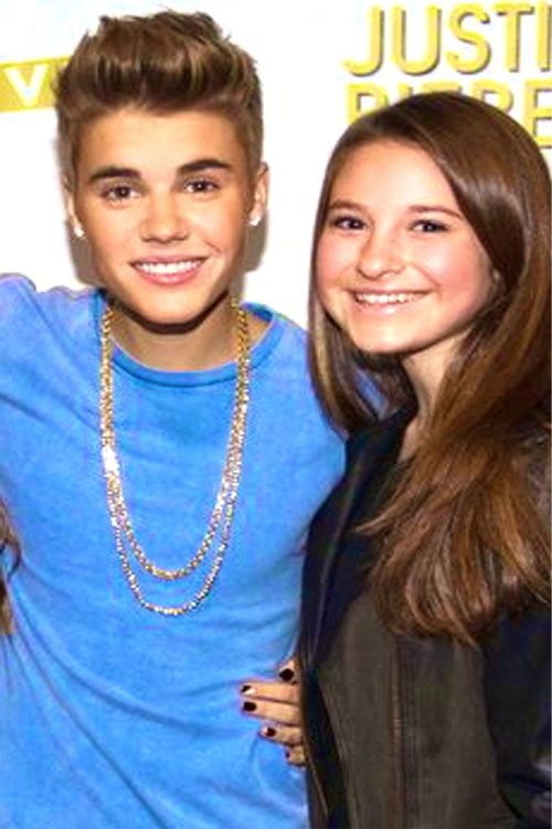 Staff writer Jane Levy poses with Bieber himself. 