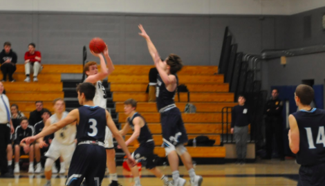 Staples boys’ basketball suffers tough loss To Wilton