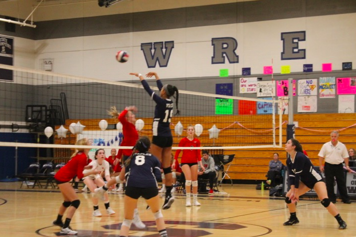 Volleyball team victorious in Senior Day game against New Canaan