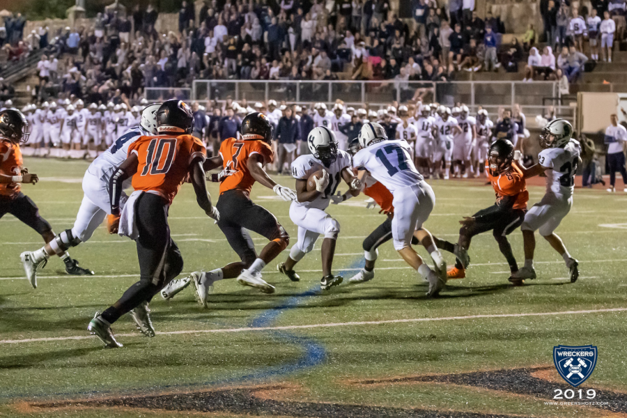 Robinson Hall ’20 gets into the endzone for the first Wreckers touchdown of the season.