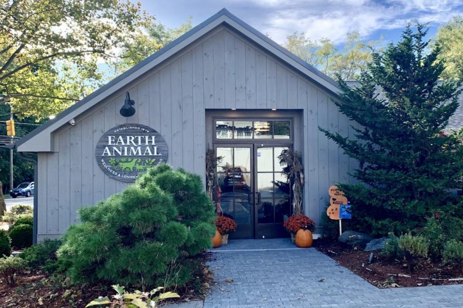 The new Earth Animal on Post Road opened on Oct. 6, exciting many shoppers dependent on their environmentally friendly options. This new location is easily accessible for many customers, and a bigger space. Photo by Abbie Goldstein 22. 