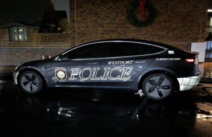 The new Model 3 Tesla is undergoing revamping in order to fulfil the needs of a police car. The car will be receiving emergency lights, sirens, a networked computer, a weapon rack and special tires in order to drive up to 100 mph. 
