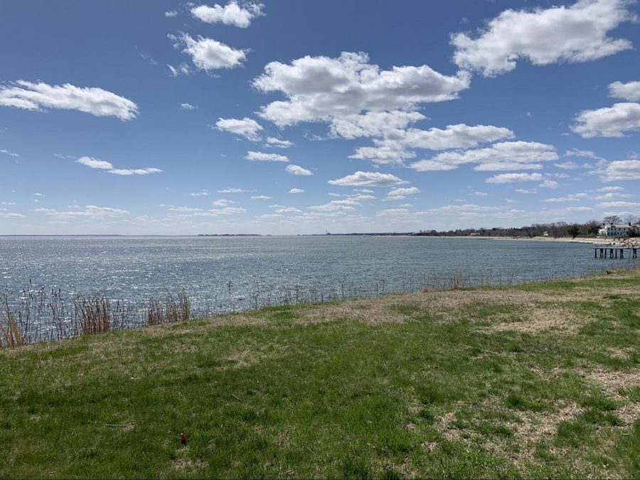 This view from Beachside Ave connects Southport Beach to Burying Hill Beach. This is a route where many people can be seen walking daily.