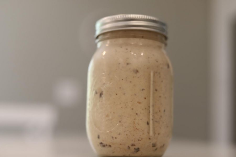 As days begin to get warmer, easy to make mason jar ice cream is a fun solution.  All that is needed is sugar, vanilla extract, salt, whipping cream and a mason jar.