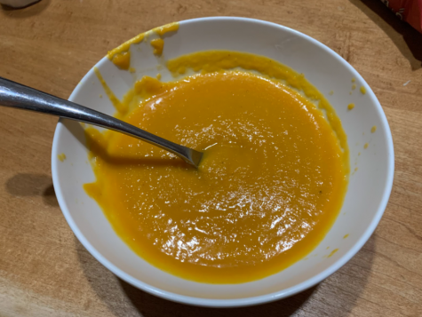 For lunch this autumn, why not try some savory butternut squash and onion soup? Its high amount of good supply of vitamin A, potassium and fiber; along with its savory taste certainly something to fall for.