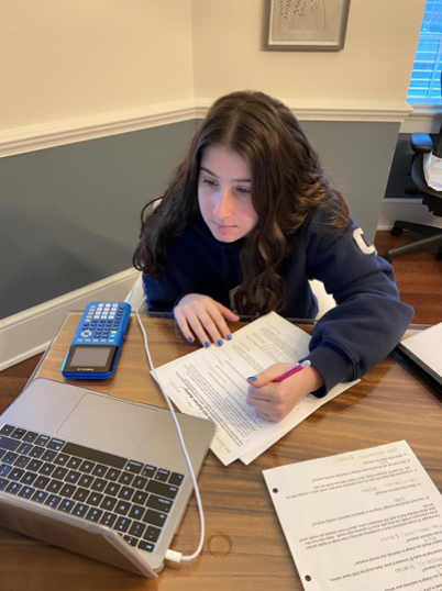 Jess Mysel ’23 has been struggling to focus while doing online school. Mysel is in the midst of moving houses with her family, therefore the constant activity going on around her is hard to focus with. Mysel, like many other Staples students, is desperate for in-person learning. 