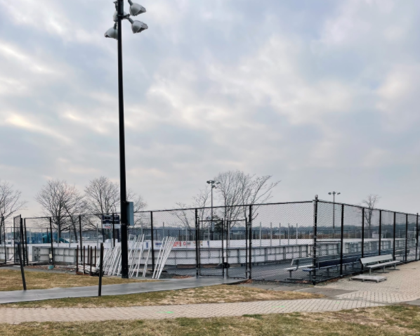 The Longshore ice rink remains closed to the public for open skating but still allows for private lessons. This decision will be reevaluated by Governor Lamont on Jan 19. 