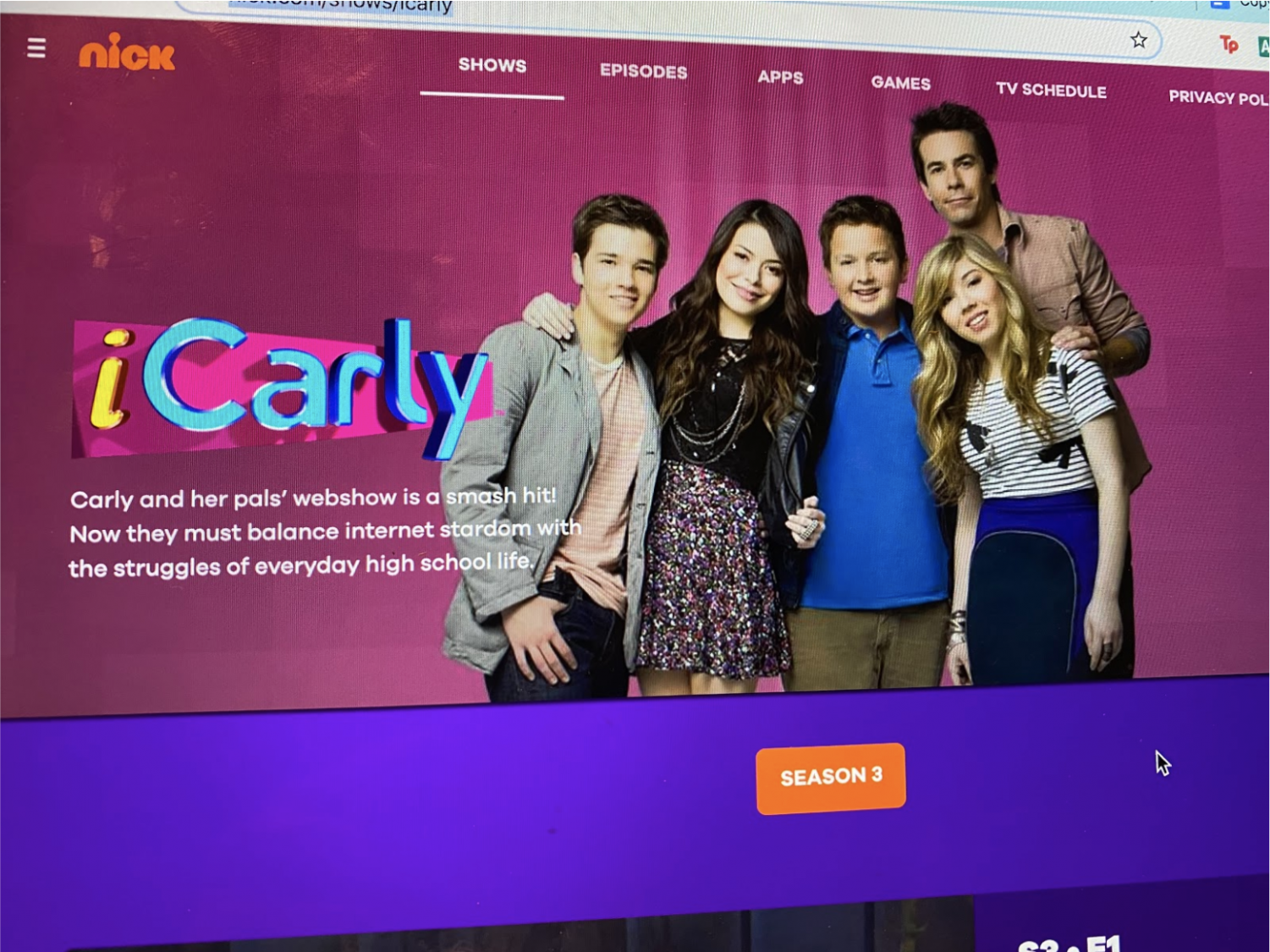 Nickelodeon show iCarly emerges on Netflix, bringing excitement to