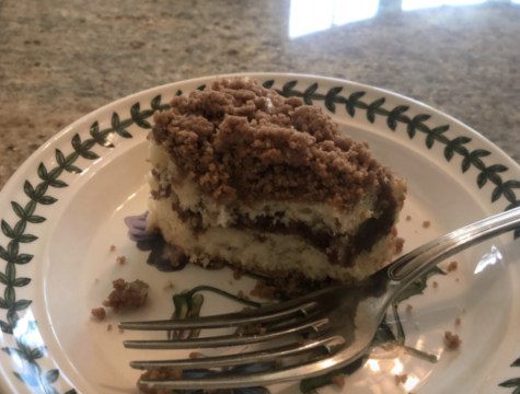 This cinnamon coffee cake recipe is perfect as a breakfast option, afternoon snack, or even an after dinner dessert and is an easy to make. 
