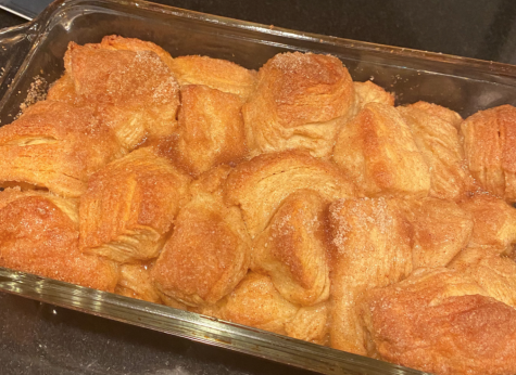 Monkey bread, a quick and reliable snack that everyone will love. 