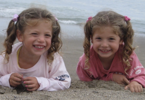 Only 14 months apart, sisters Abbie Goldstein ’22 and Emily Goldstein ’23 reflect on how the small age gap has made their relationship stronger and benefitted them in the Staples environment.