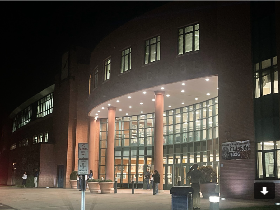 On Sept. 13, parents of students in grades 11 and 12 leave the SHS building after meeting with their childrens teachers on Back to School Night. BTSN consisted of teachers introducing themselves as well as discussing their goals for the upcoming school year to parents.