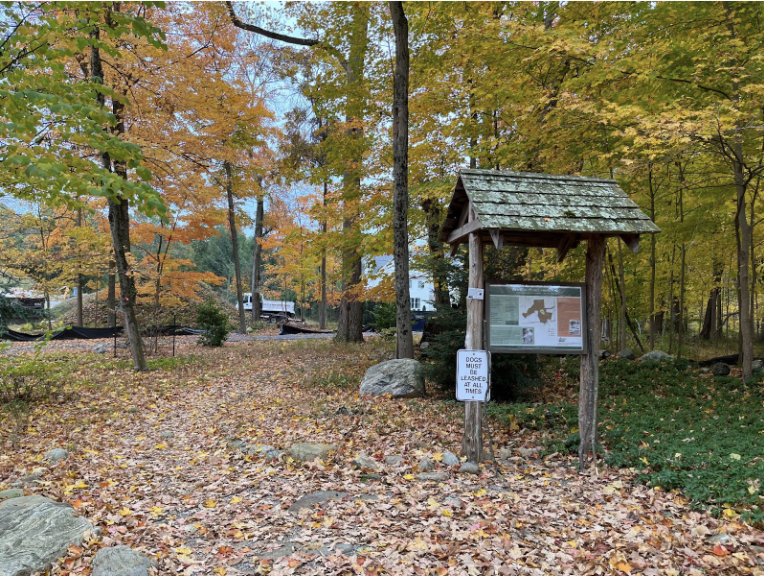 Aspetuck Land Trust’s (ALT) Newman Poses is a 39-acre preserve off of Bayberry Lane that offers woodlands, wetlands, open fields and a trail beside the Aspetuck River.