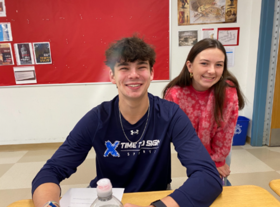 Students Daisy Fording ’24 and Teddy Deutsch ’24 prepare for their first ever language midterm.