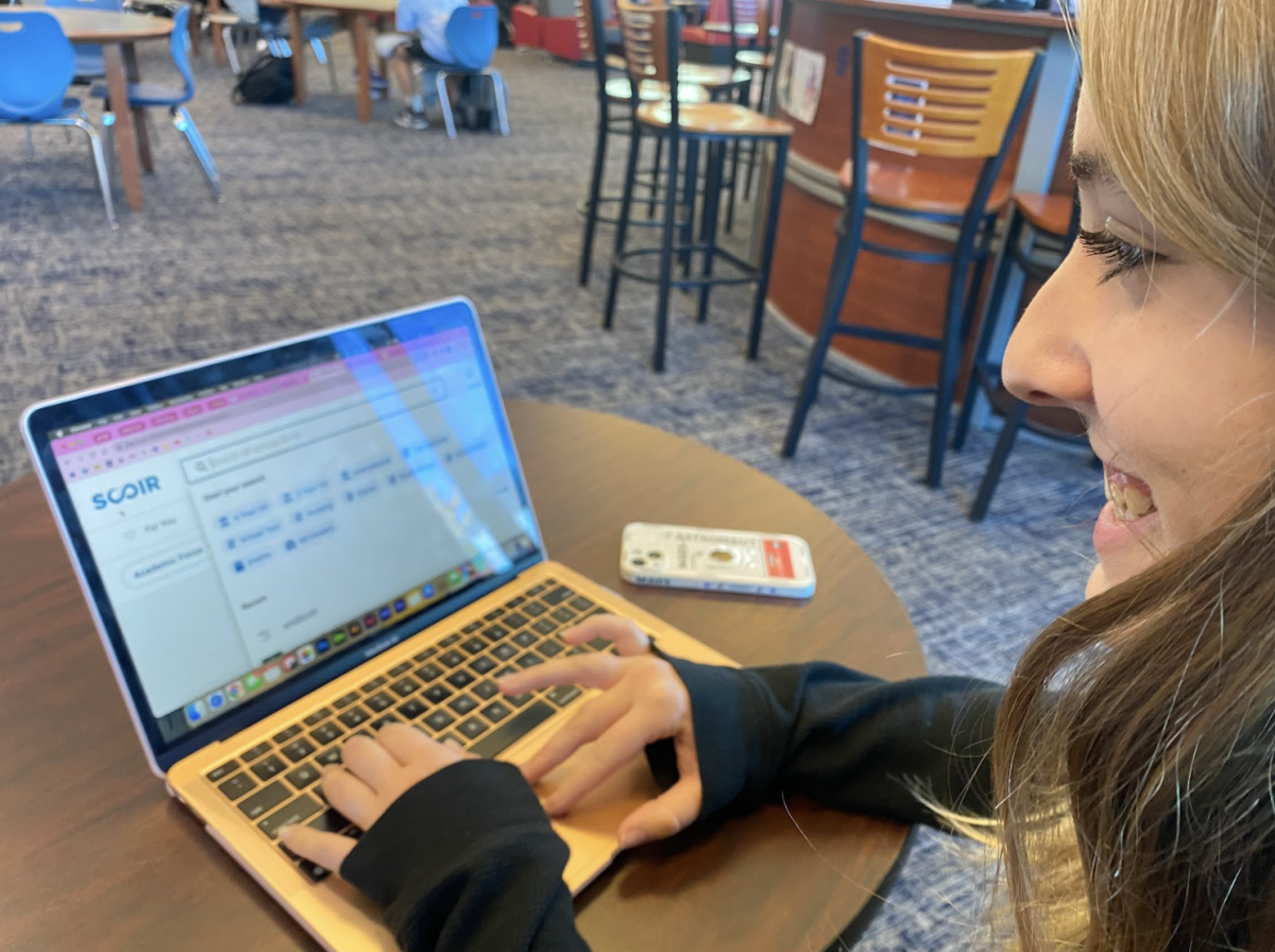 Kayla Damiano ’25 logs into Scoir.