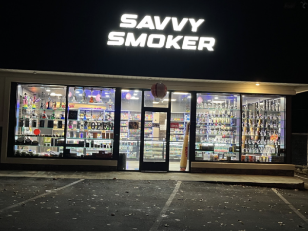 Savvy Smoker, the new smoke and vape shop, replaces Subway located on 940 Post Rd E, Westport, Connecticut. Stores like this one have been under some pretty heated controversy lately, adding to the debate around smoking and vaping. 
